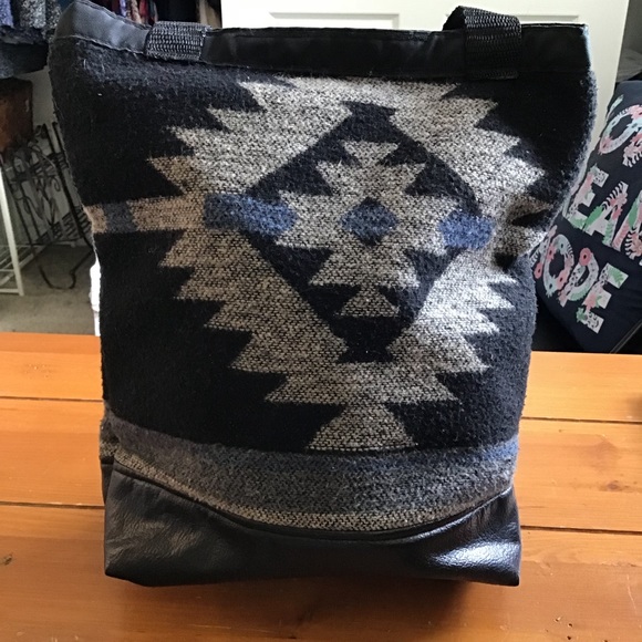 Handbags - Southwestern Black Tote